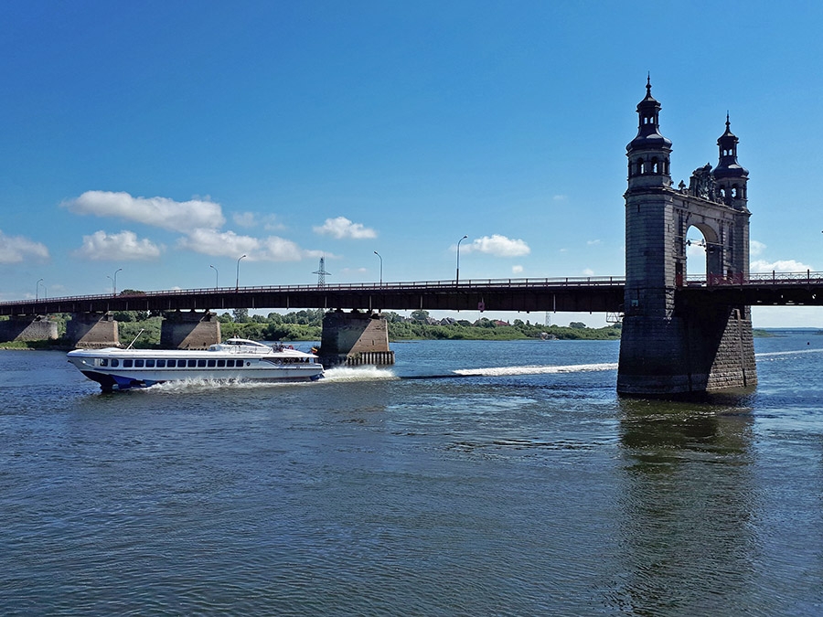 Мост королевы Луизы и литовская "Ракета"