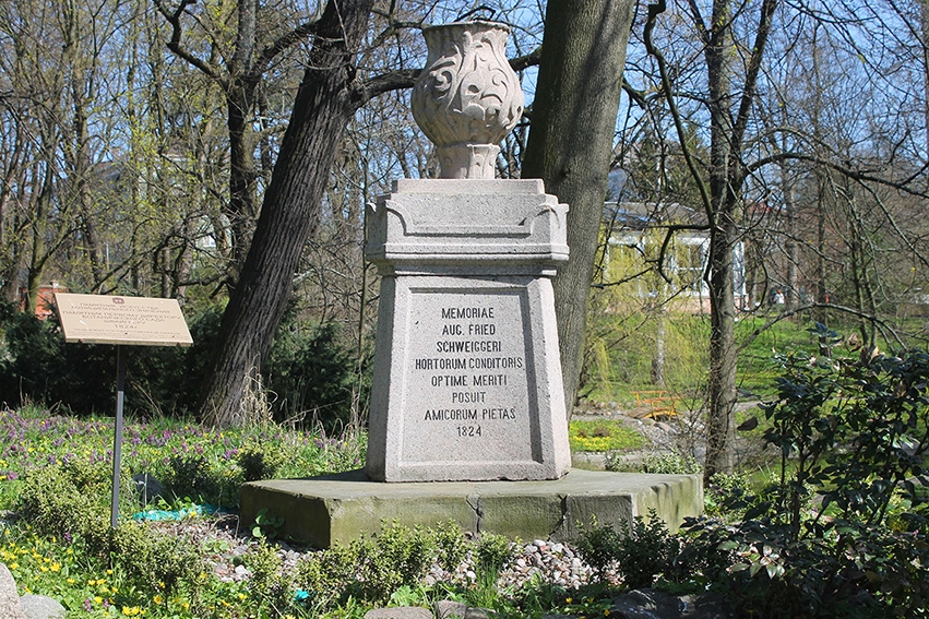 Памятник Августу Фридриху Швайггеру